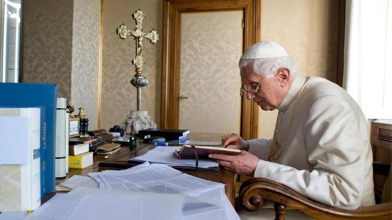 Benedicto XVI pide perdón en testamento