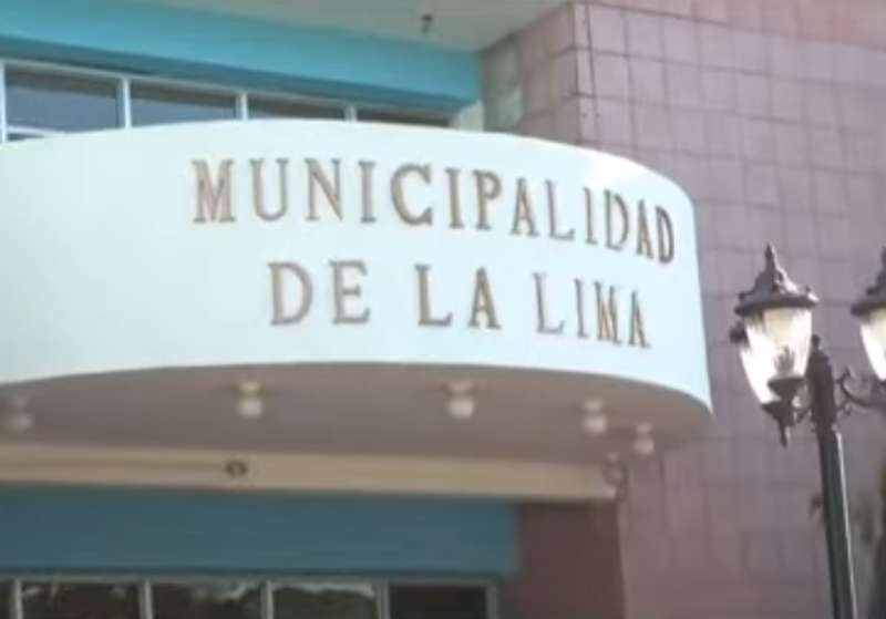Entrada de la Municipalidad de La Lima.