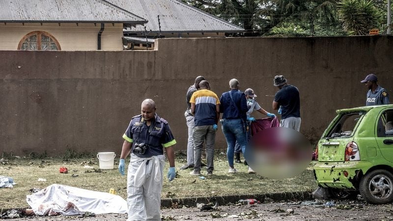 muertos tras explosión en Sudáfrica
