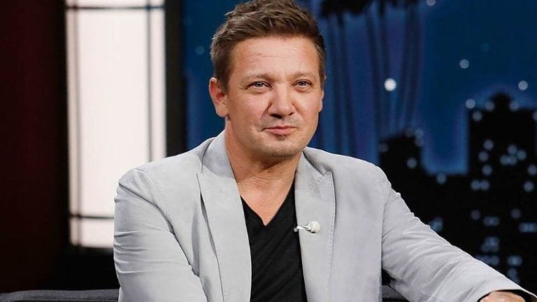 Jeremy Renner, actor de Marvel, en estado crítico tras accidente