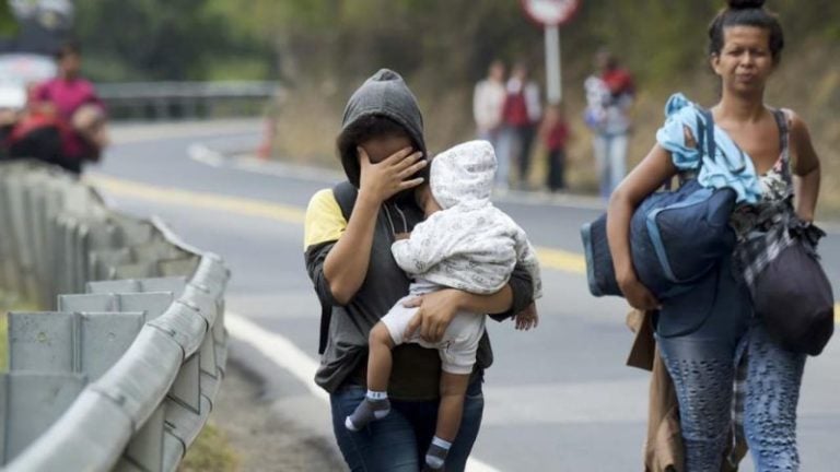 Mujeres representan 58% de la migración hondureña, según estudio