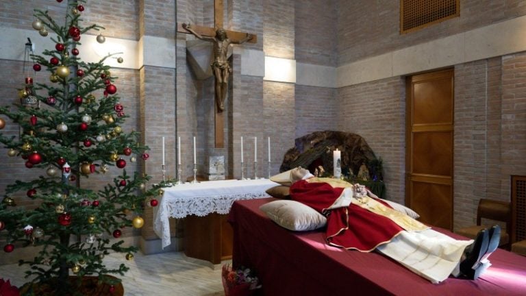 Salen a la luz primeras fotografías del cuerpo de Benedicto XVI