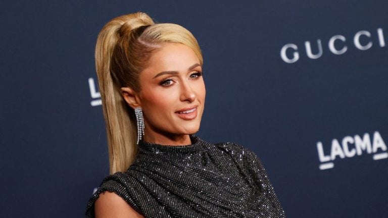 Paris Hilton se convierte en madre