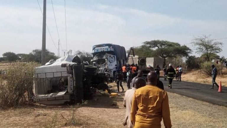 Al menos 22 muertos tras chocar un autobús y un camión en Senegal