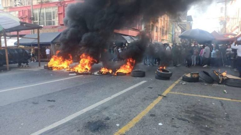 Vendedores protestan en el centro de SPS