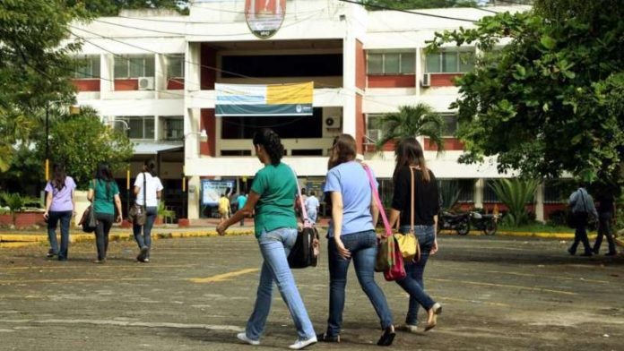 Retomarán clases presenciales en la UNAH-VS