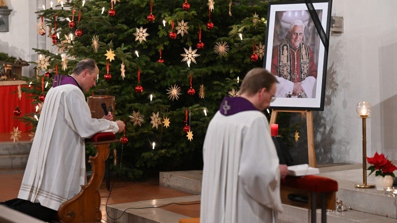 Funeral inédito Benedicto XVI