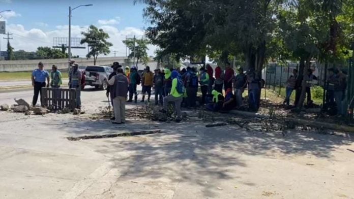 Protesta en el bulevar del este