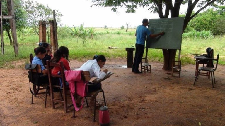 Maestros Proheco iniciaron clases bajo árboles y en ranchitas