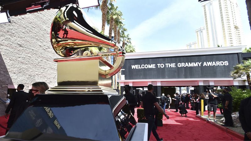 por qué dan un gramófono en los Grammy