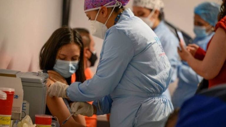 Conozca dónde vacunarse contra el COVID-19 este jueves