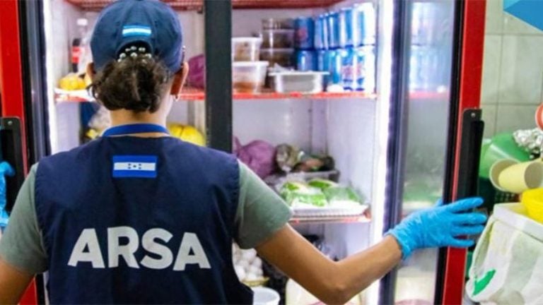 La Ceiba: ARSA retiene 37 productos sin registro sanitario