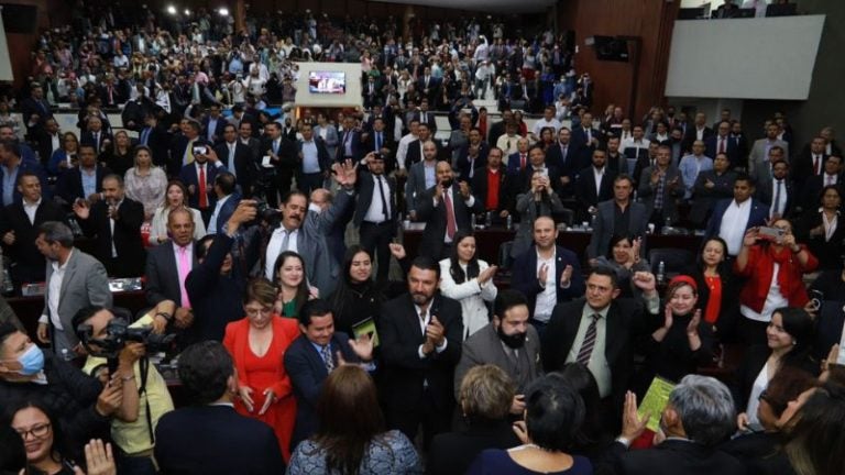 ¿Por qué el pleno de diputados juramentó a los magistrados?