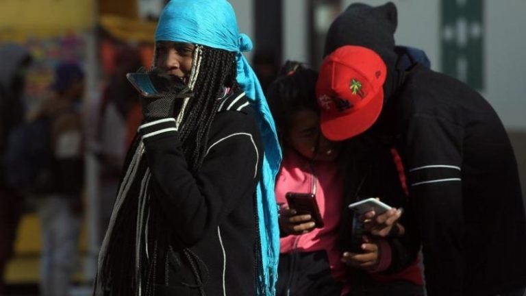 Cómo la tecnología cambia la ruta de los migrantes a Estados unidos