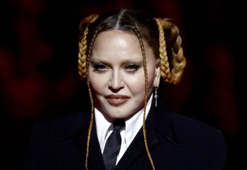 Madonna presume rostro desinflamado