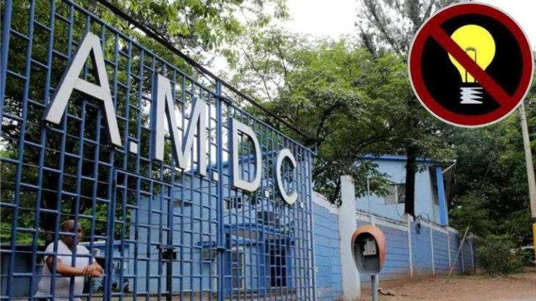 Varias oficinas de la AMDC se quedan sin luz por deuda millonaria