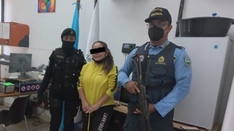 Trasladan a «Los Cobras» la hondureña María Mendoza