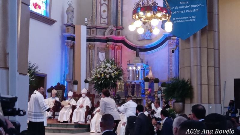 Presidenta Xiomara Castro asiste a misa