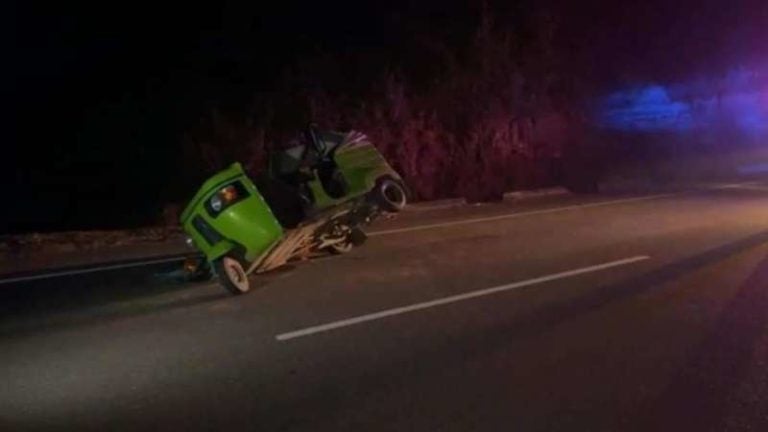 Muertos de una mototaxi en Yojoa