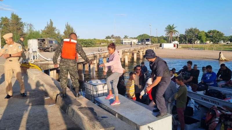 Rescatan a balseros cubanos
