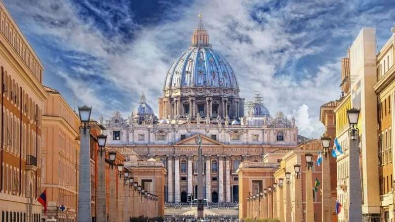 Vaticano repudia su pasado