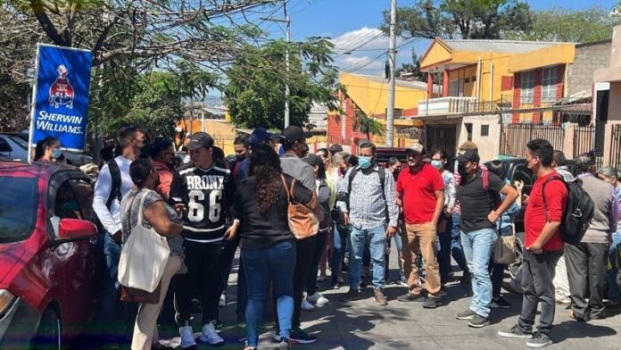 protestas de docentes interinos