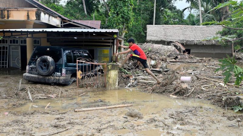 Muertos desaparecidos lluvias Indonesia