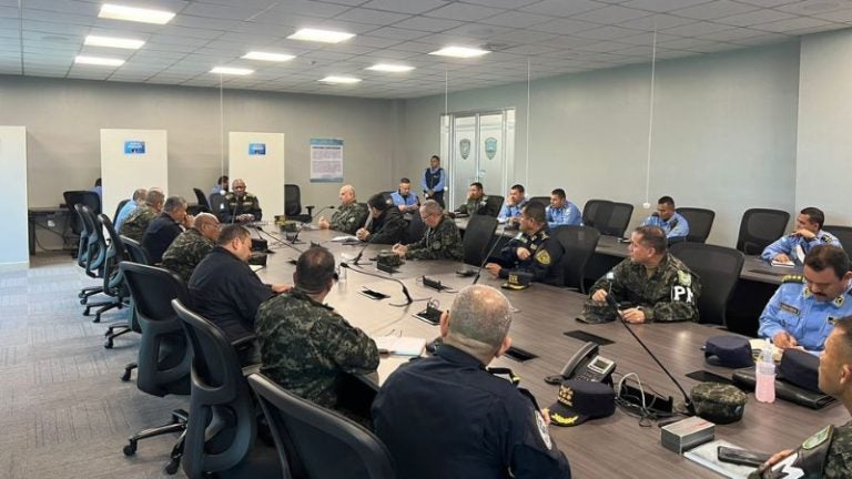 Reunión de la Policía Nacional y la PMOP