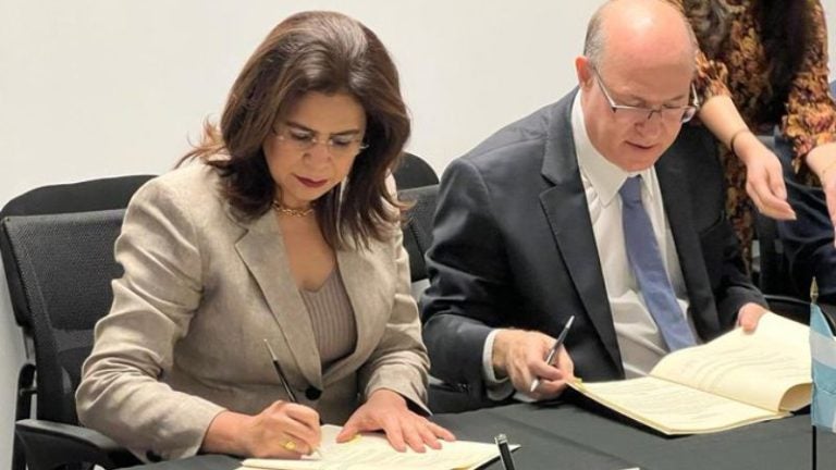 Honduras firma préstamo con el BID por 75 millones de dólares