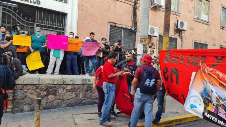 Confrontación entre Libre y personal de Salud