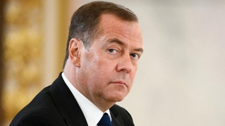 Dimitri Medvedev: Detener a Putin sería «declaración de guerra»