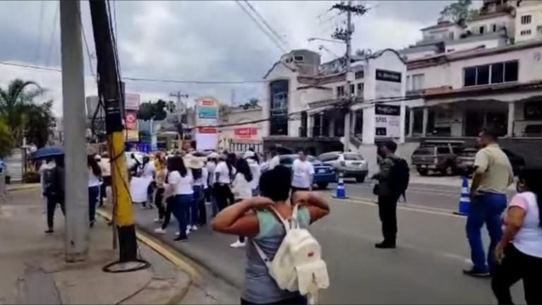 Docentes protestan Ley de Inprema