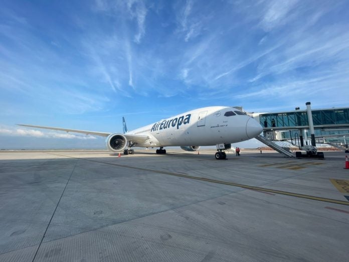 Avión aterriza en Palmerola