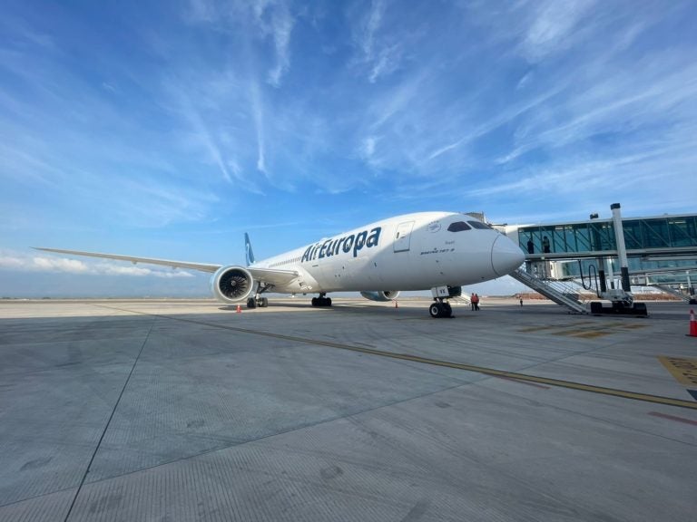 Avión aterriza en Palmerola