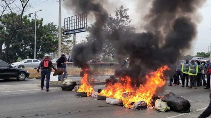 Toma en el bulevar del este en SPS