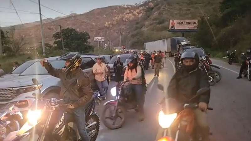 La protesta en esta zona comenzó desde horas tempranas.