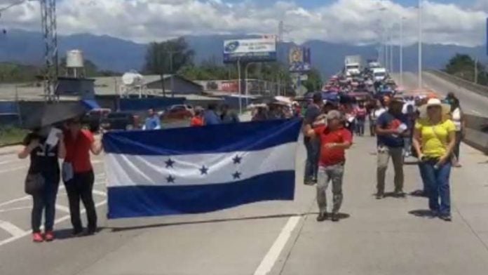 Movilización de docentes en SPS