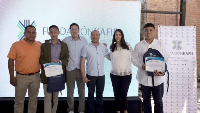 Fundación Kafie entrega becas