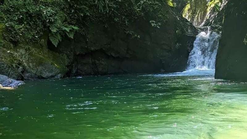 Una de las pozas que se encuentra cerca del complejo.