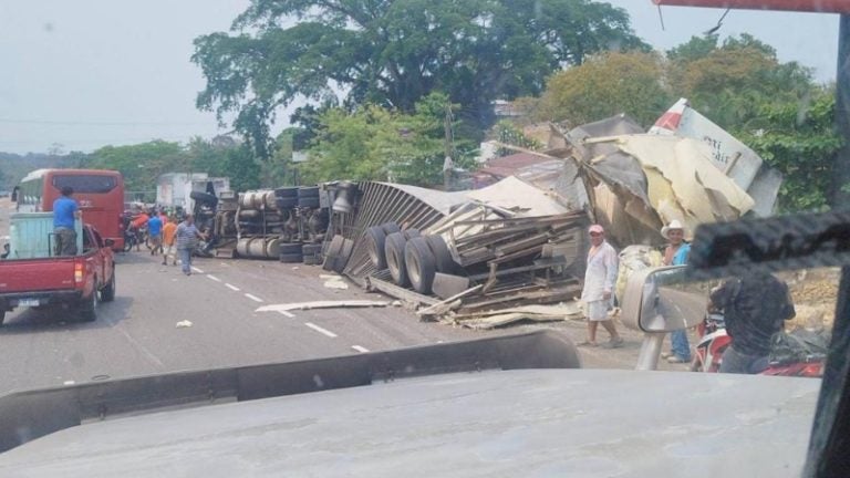 tráiler sin frenos Santa Cruz de Yojoa