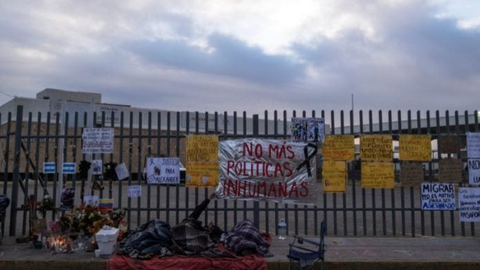 Detienen migrante incendio México