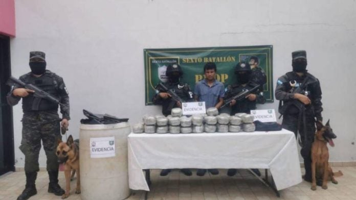 Capturan a hombre en Choloma con un barril de Marihuana.