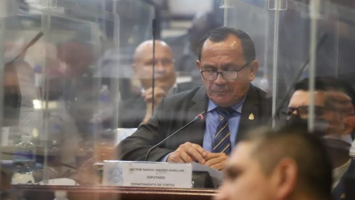 Diputado propone prohibir narconovelas