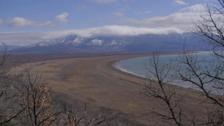 Cambio climático «encoge» uno de los lagos más antiguos de Europa