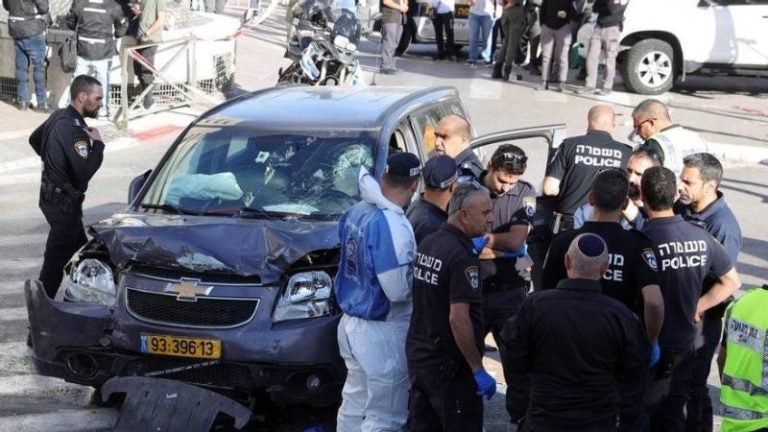 «Terrorista» arrolla con su automóvil a 5 personas en Israel