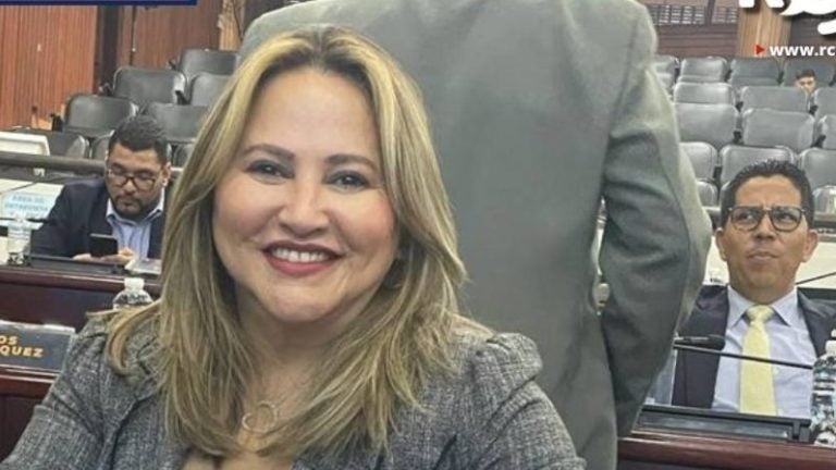 Se reintegra al CN Nancy Santos Díaz, esposa de Roosevelt Avilez