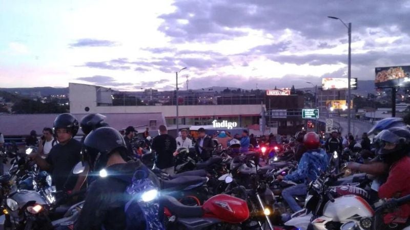 Motociclistas protestan en Casa Presidencial