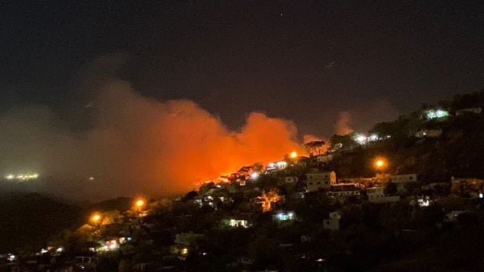 Voraz incendio cerro El Trigo