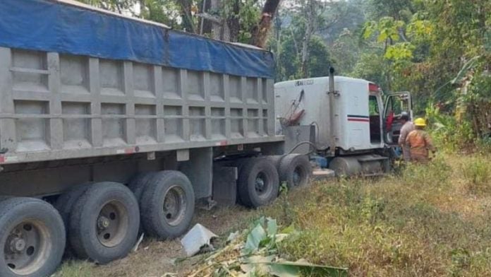 rastra se sale de carretera muertos Omoa