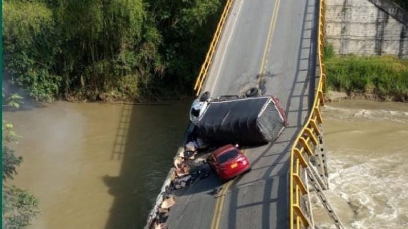 muertos Colombia desplomarse puente